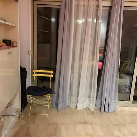 Apartment Cozy Avec Grande Terrasse - Antibes